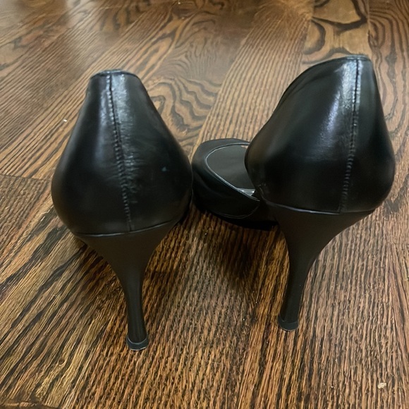 Black bcbg girl size 10 pumps - Picture 3 of 4